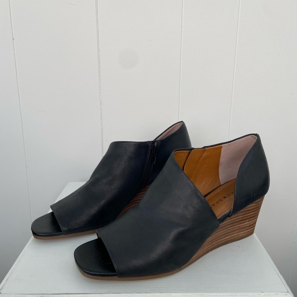 Lucky Brand Black Open Toe Leather Wedges - Picture 3 of 8